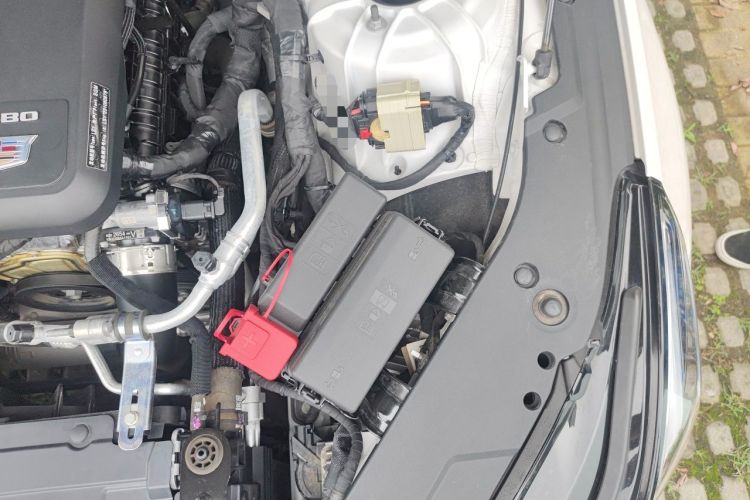 Used Cadillac CT5 2023 28T Luxury Edition (Standard Version) Engine Bay Left