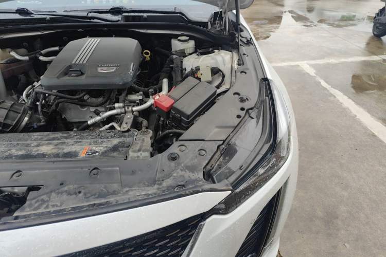 Used Cadillac CT5 2023 28T Luxury Edition (Standard Version) Engine Bay Left