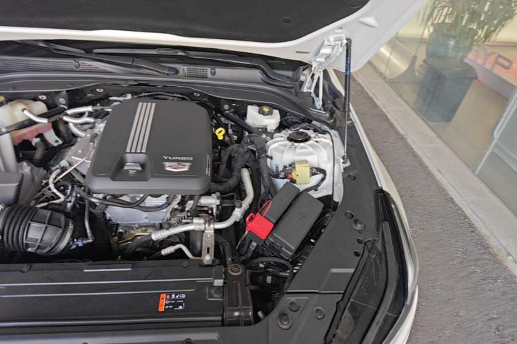 Used Cadillac CT5 2023 28T Luxury Edition (Standard Version) Engine Bay Left