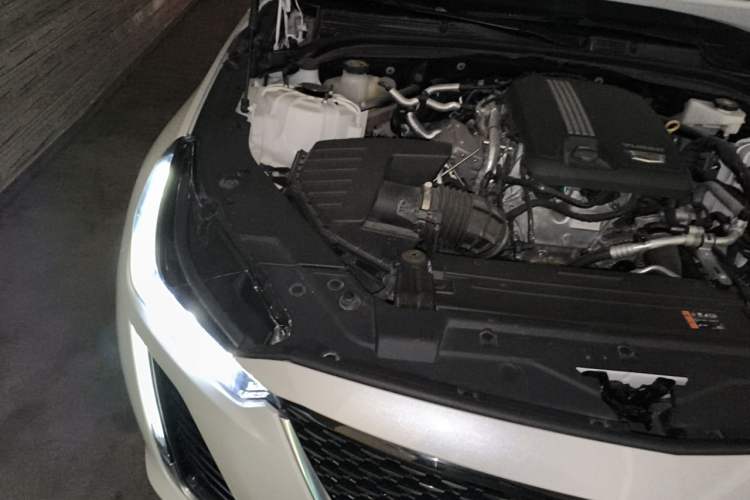 Used Cadillac CT5 2023 28T Luxury Edition (Standard Version) Engine Bay Right