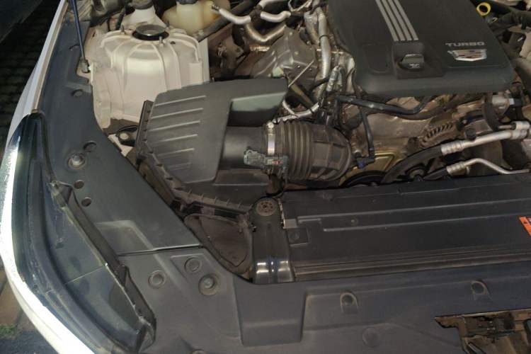 Used Cadillac CT5 2023 28T Luxury Edition (Standard Version) Engine Bay Right