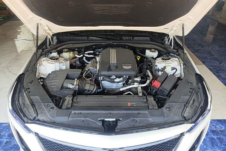 Used Cadillac CT5 2023 28T Platinum Edition Engine Bay