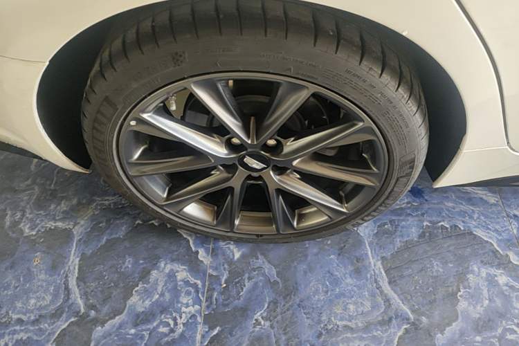 Used Cadillac CT5 2023 28T Platinum Edition Exterior 5