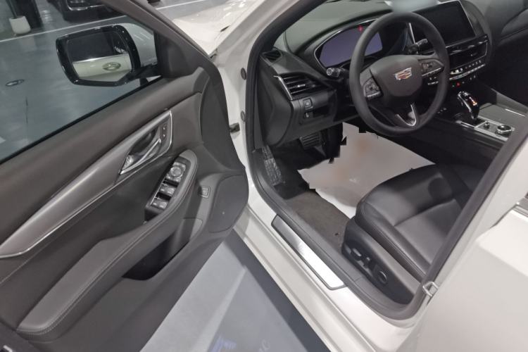 Used Cadillac CT5 2023 28T Luxury Edition (Standard Version) Interior 3