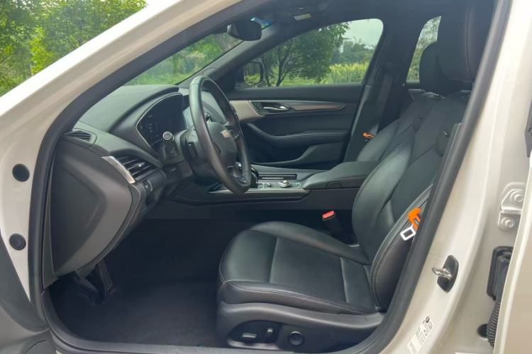 Used Cadillac CT5 2023 28T Prestige Model Interior 4