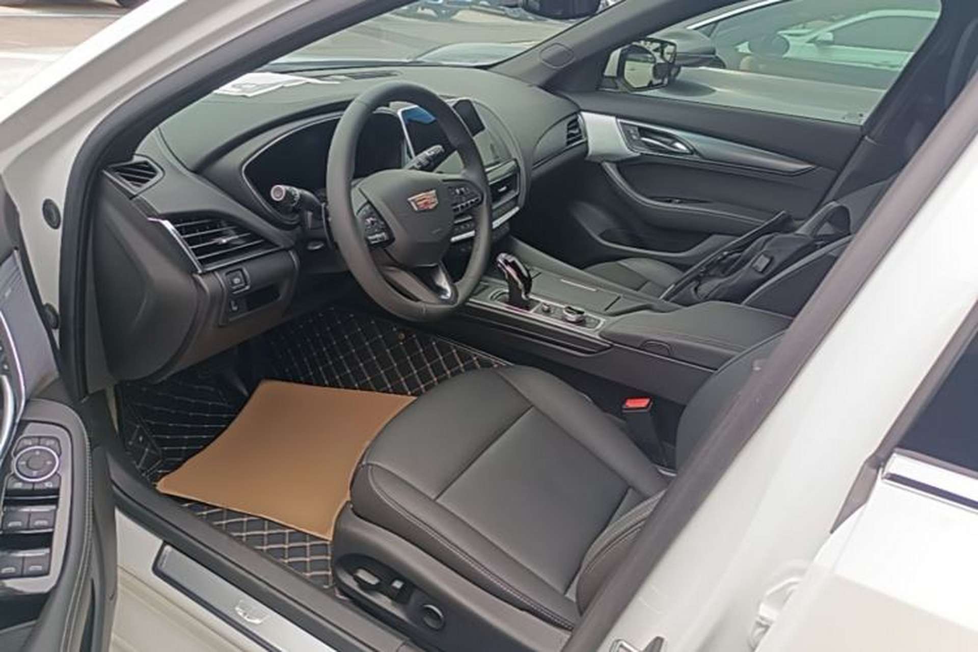 Used Cadillac CT5 2023 28T Luxury Edition (Standard Version) Left Front Seat
