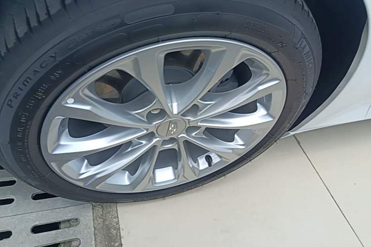 Used Cadillac CT5 2023 28T Luxury Edition (Standard Version) Left Front Wheel Hub