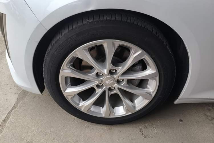 Used Cadillac CT5 2023 28T Luxury Edition (Standard Version) Left Front Wheel Hub