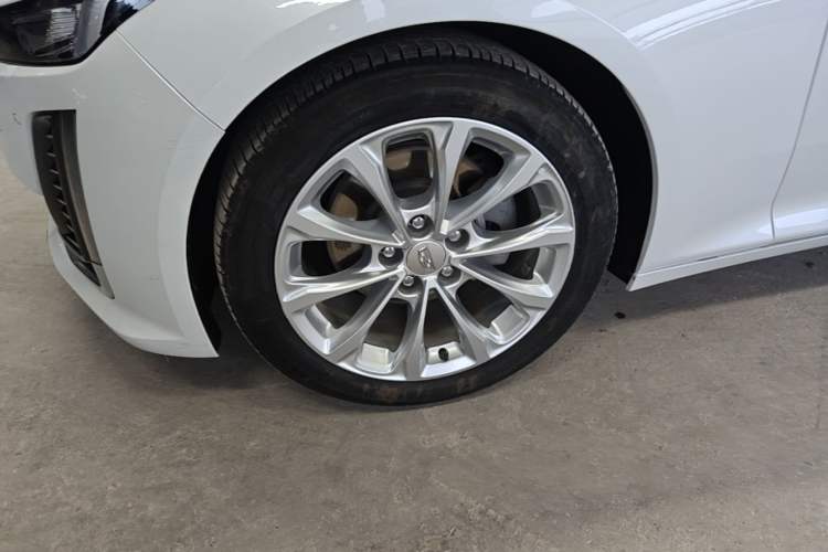 Used Cadillac CT5 2023 28T Luxury Edition (Standard Version) Left Front Wheel Hub