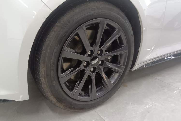 Used Cadillac CT5 2023 28T Prestige Model Left Front Wheel Hub
