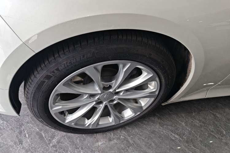 Used Cadillac CT5 2023 28T Luxury Edition (Standard Version) Left Front Wheel Hub
