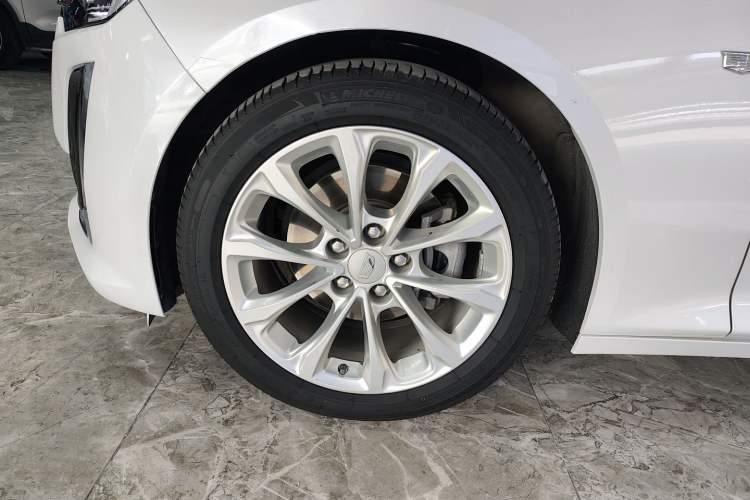 Used Cadillac CT5 2023 28T Luxury Edition (Standard Version) Left Front Wheel Hub