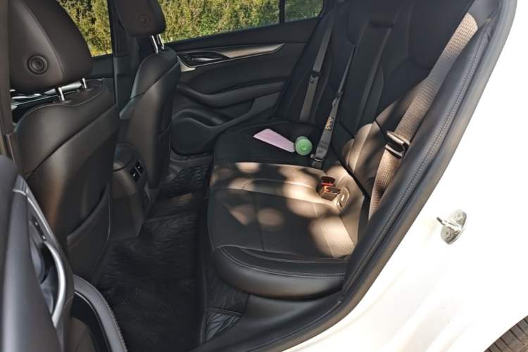 Used Cadillac CT5 2023 28T Luxury Edition (Standard Version) Left Rear Seat