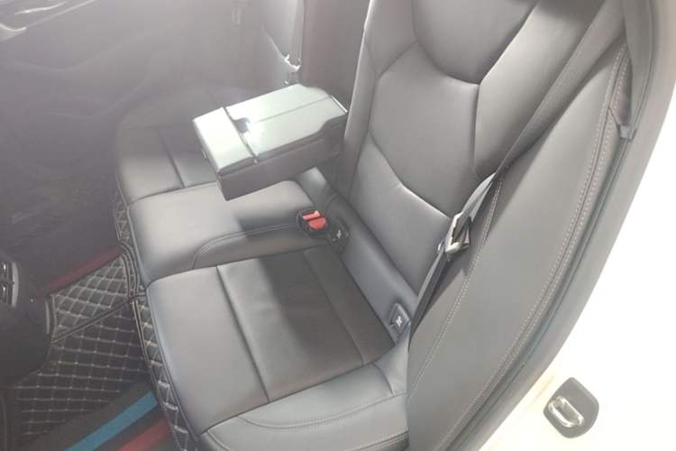Used Cadillac CT5 2023 28T Luxury Edition (Standard Version) Left Rear Seat
