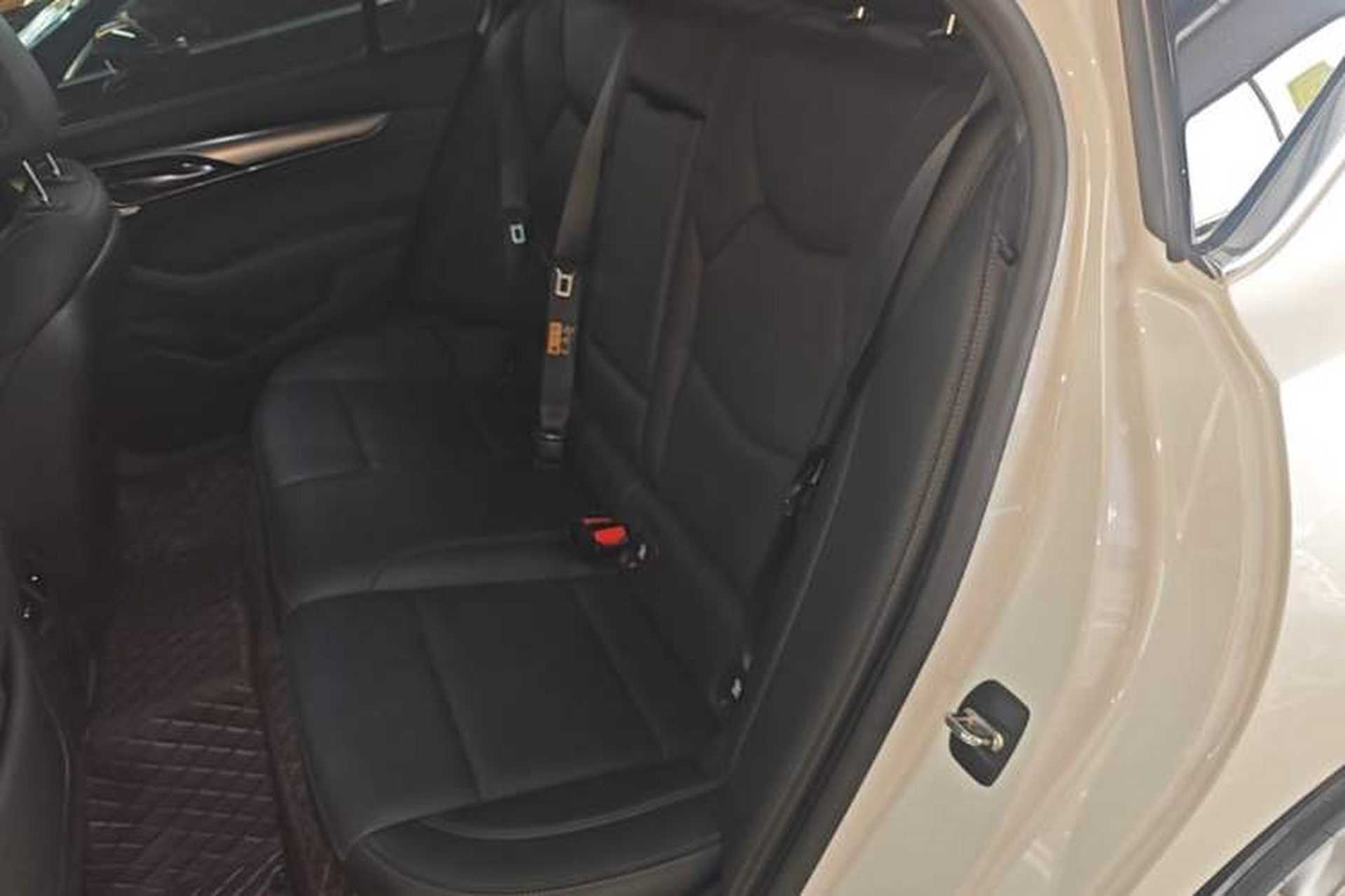 Used Cadillac CT5 2023 28T Luxury Edition (Standard Version) Left Rear Seat