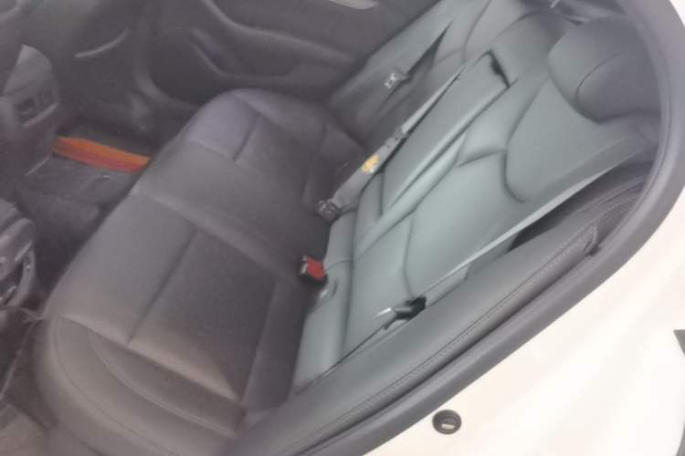 Used Cadillac CT5 2023 28T Luxury Edition (Standard Version) Left Rear Seat