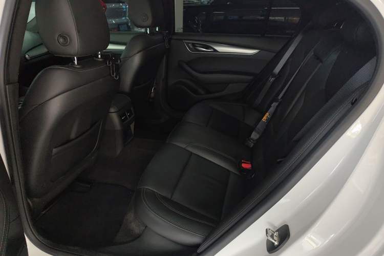 Used Cadillac CT5 2023 28T Luxury Edition (Standard Version) Left Rear Seat