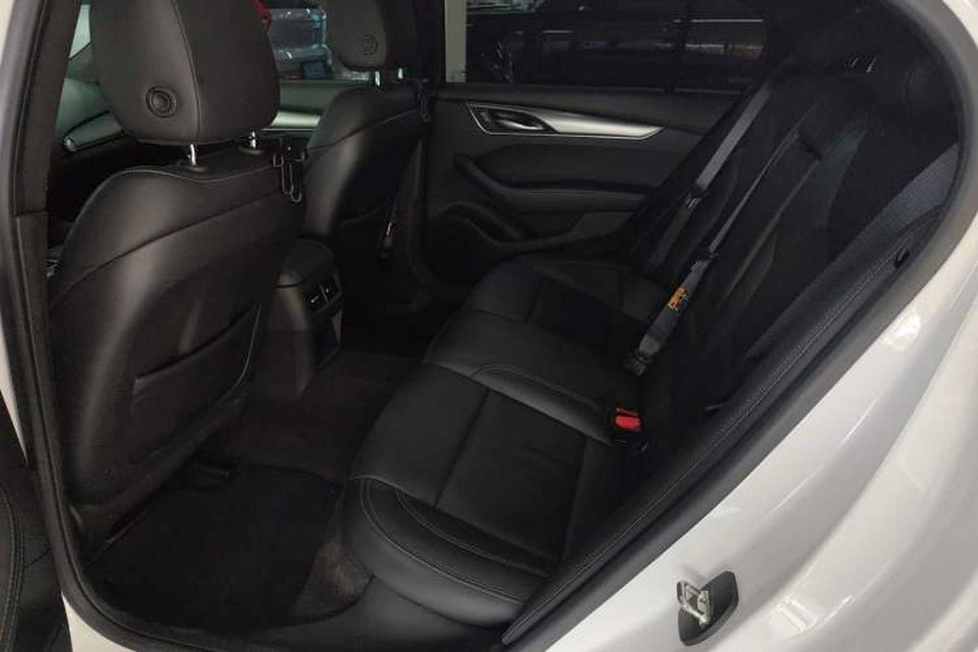 Used Cadillac CT5 2023 28T Luxury Edition (Standard Version) Left Rear Seat