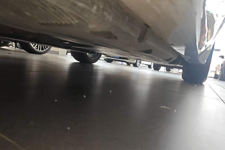 Used Cadillac CT5 2023 28T Luxury Edition (Standard Version) Left Side Sill