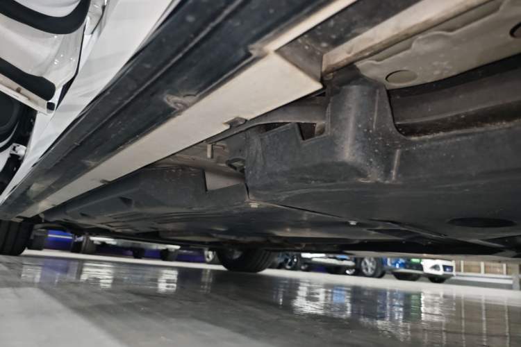 Used Cadillac CT5 2023 28T Platinum Edition Left Side Sill