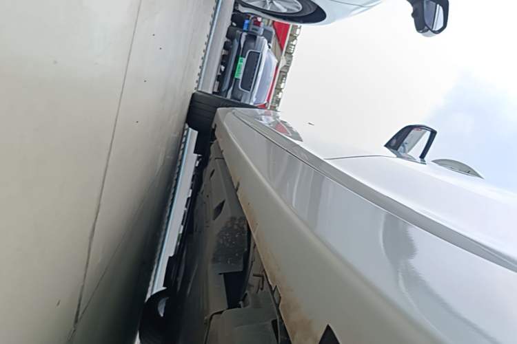 Used Cadillac CT5 2023 28T Luxury Edition (Standard Version) Left Side Sill