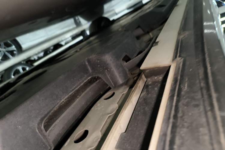 Used Cadillac CT5 2023 28T Platinum Edition Left Side Sill