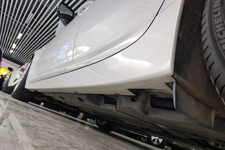 Used Cadillac CT5 2023 28T Luxury Edition (Standard Version) Left Side Sill