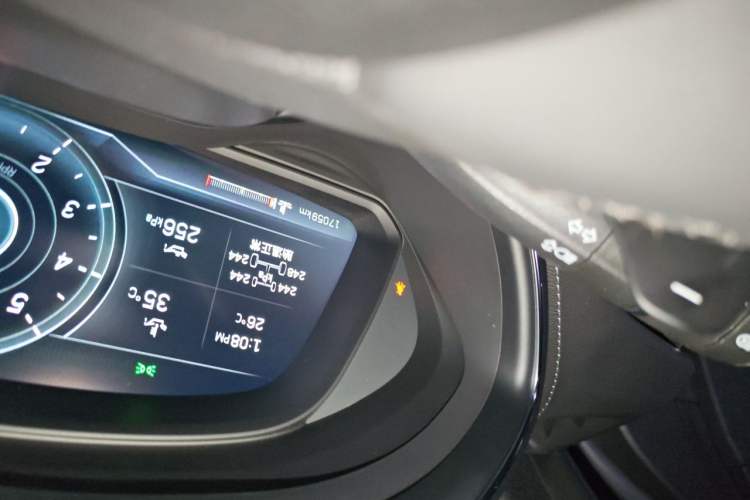 Used Cadillac CT5 2023 28T Luxury Edition (Standard Version) Odometer Close Up