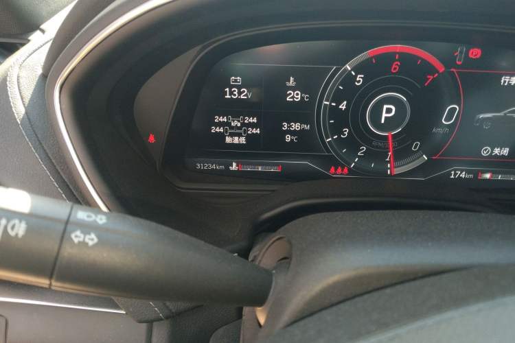 Used Cadillac CT5 2023 28T Luxury Edition (Standard Version) Odometer Close Up