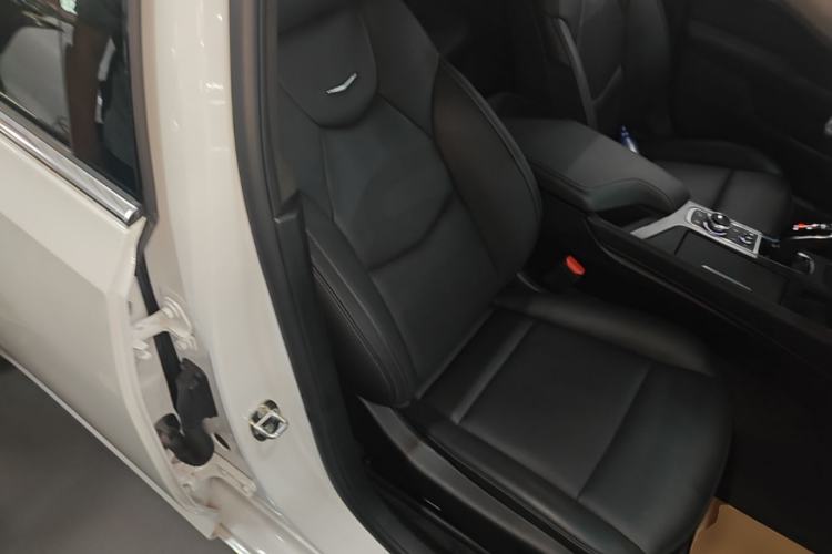 Used Cadillac CT5 2023 28T Luxury Edition (Standard Version) Right Front Seat