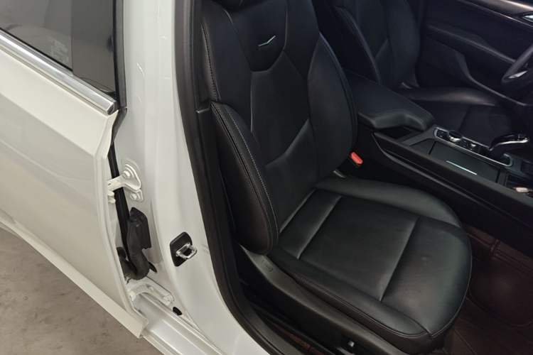 Used Cadillac CT5 2023 28T Luxury Edition (Standard Version) Right Front Seat