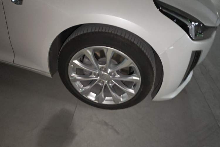 Used Cadillac CT5 2023 28T Luxury Edition (Standard Version) Right Front Wheel Hub