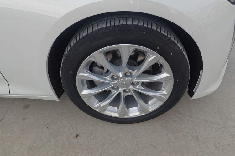 Used Cadillac CT5 2023 28T Luxury Edition (Standard Version) Right Front Wheel Hub