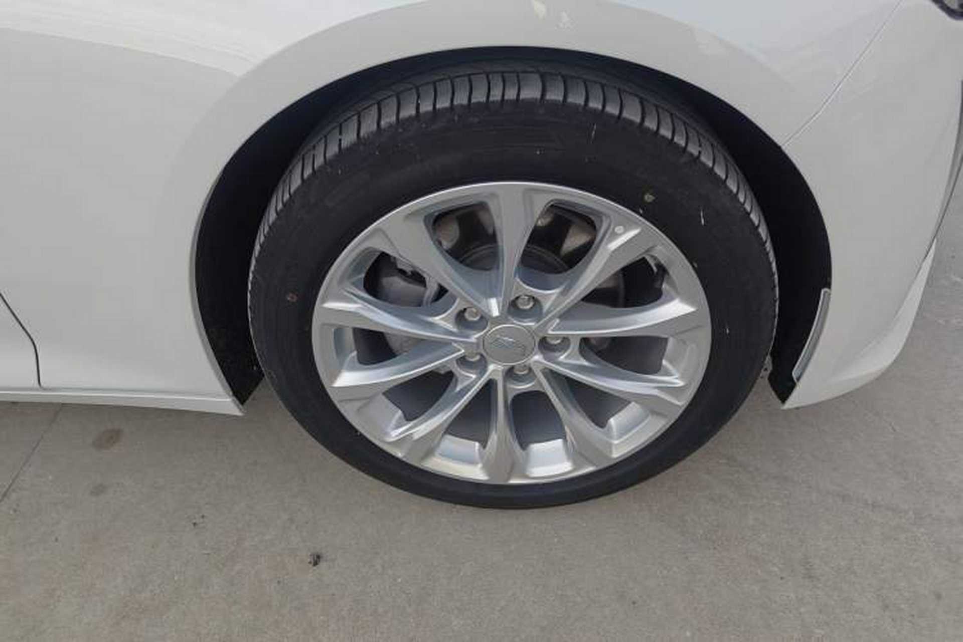 Used Cadillac CT5 2023 28T Luxury Edition (Standard Version) Right Front Wheel Hub