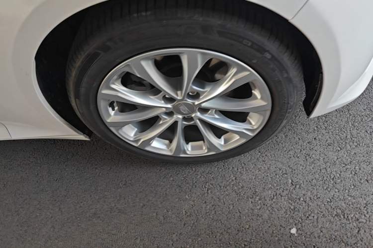 Used Cadillac CT5 2023 28T Luxury Edition (Standard Version) Right Front Wheel Hub