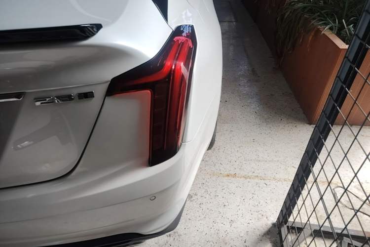 Used Cadillac CT5 2023 28T Luxury Edition (Standard Version) Right Rear Taillight
