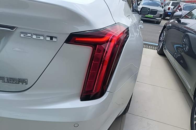 Used Cadillac CT5 2023 28T Luxury Edition (Standard Version) Right Rear Taillight