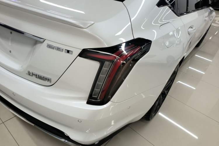Used Cadillac CT5 2023 28T Platinum Edition Right Rear Taillight
