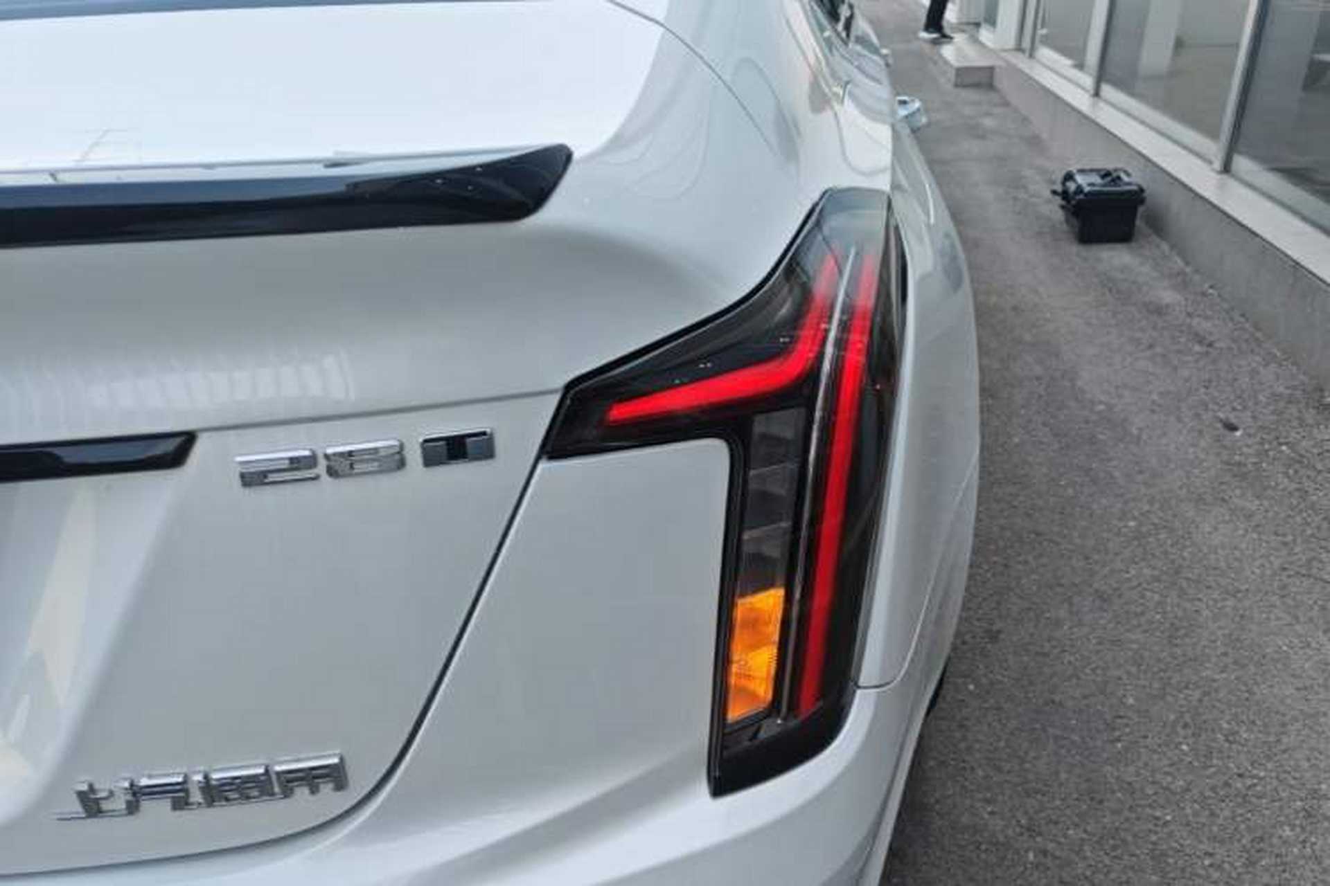 Used Cadillac CT5 2023 28T Luxury Edition (Standard Version) Right Rear Taillight