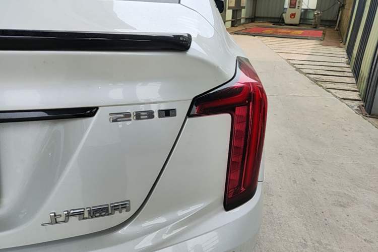 Used Cadillac CT5 2023 28T Luxury Edition (Standard Version) Right Rear Taillight
