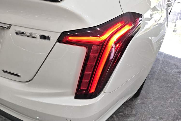 Used Cadillac CT5 2023 28T Luxury Edition (Standard Version) Right Rear Taillight