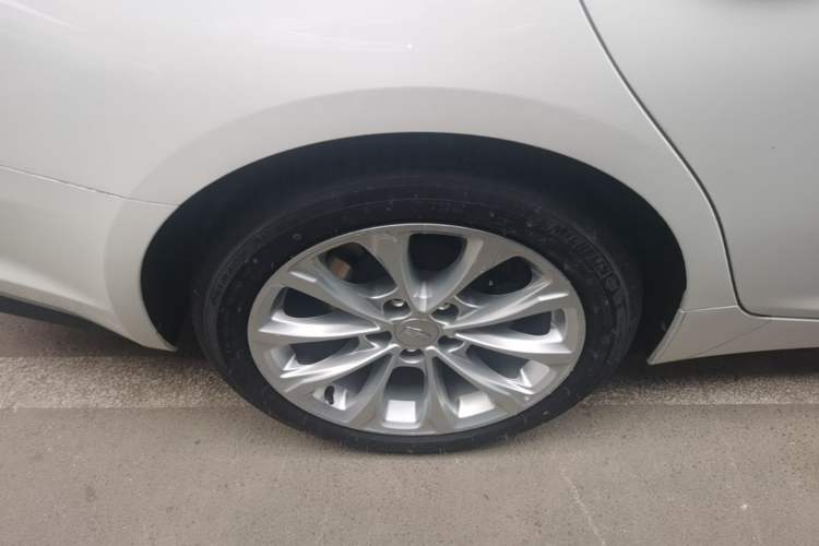 Used Cadillac CT5 2023 28T Luxury Edition (Standard Version) Right Rear Wheel Hub