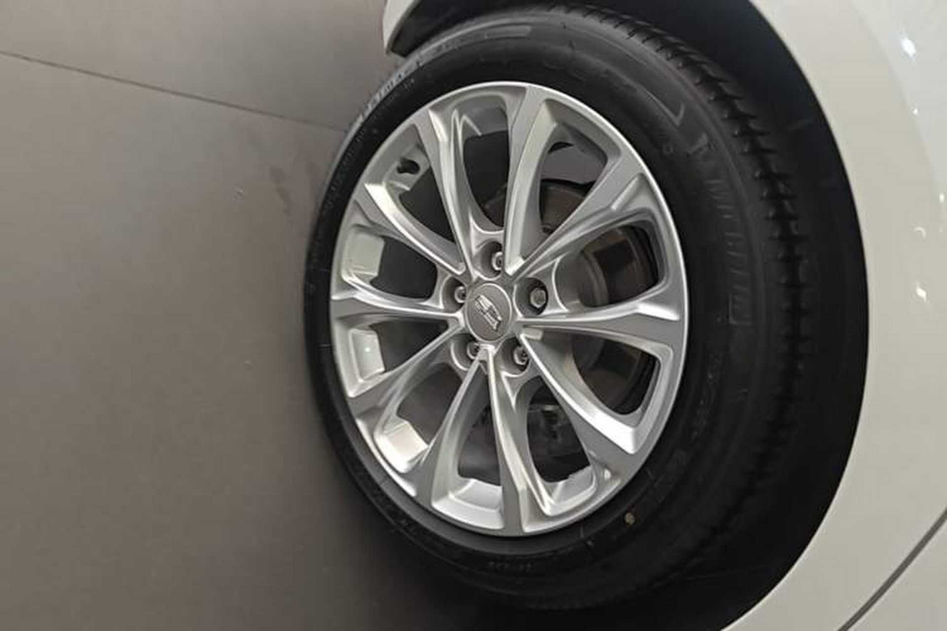 Used Cadillac CT5 2023 28T Luxury Edition (Standard Version) Right Rear Wheel Hub