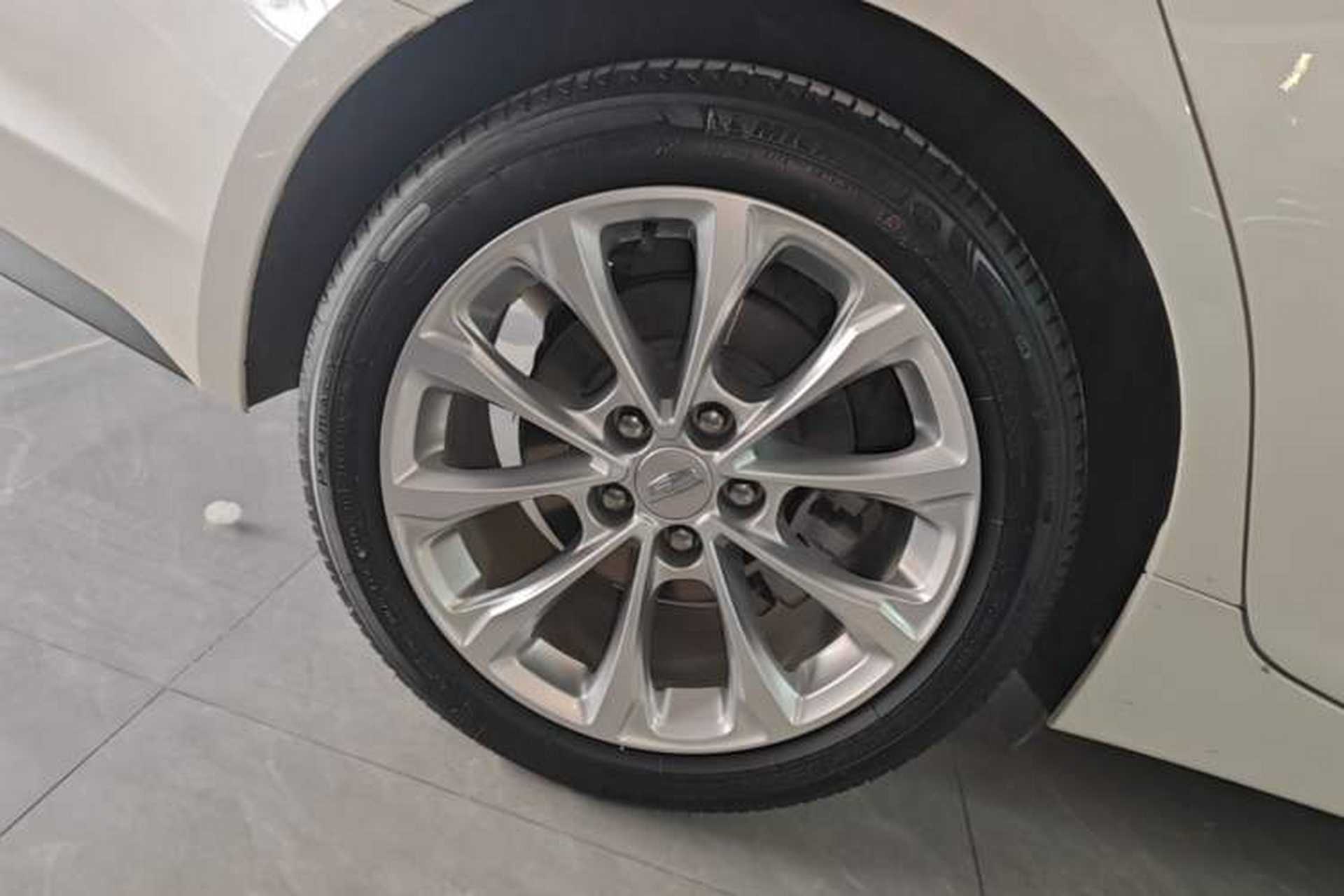 Used Cadillac CT5 2023 28T Luxury Edition (Standard Version) Right Rear Wheel Hub