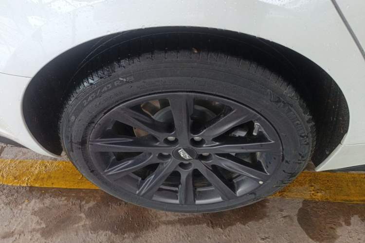 Used Cadillac CT5 2023 28T Prestige Model Right Rear Wheel Hub