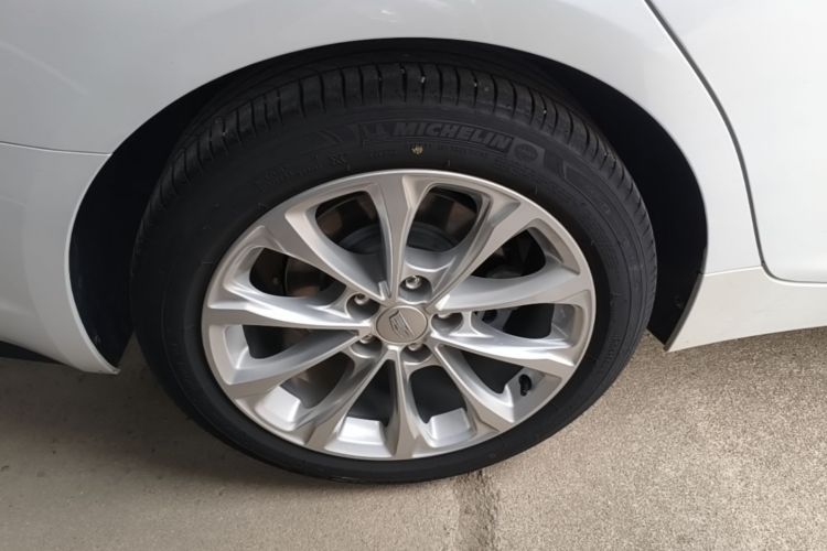Used Cadillac CT5 2023 28T Luxury Edition (Standard Version) Right Rear Wheel Hub