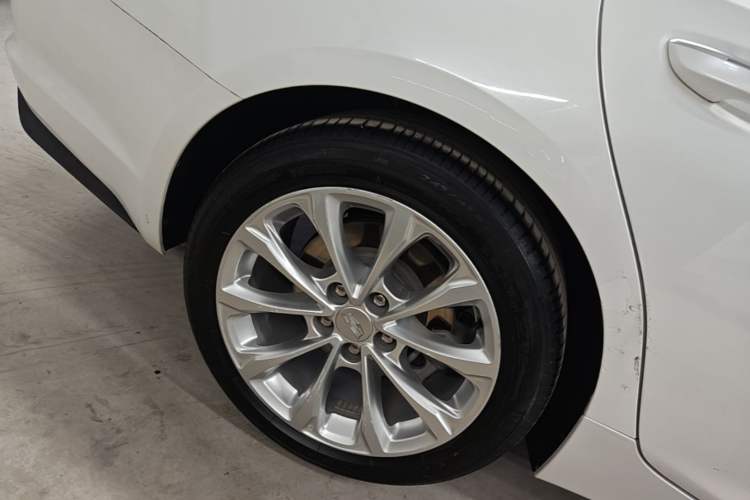 Used Cadillac CT5 2023 28T Luxury Edition (Standard Version) Right Rear Wheel Hub