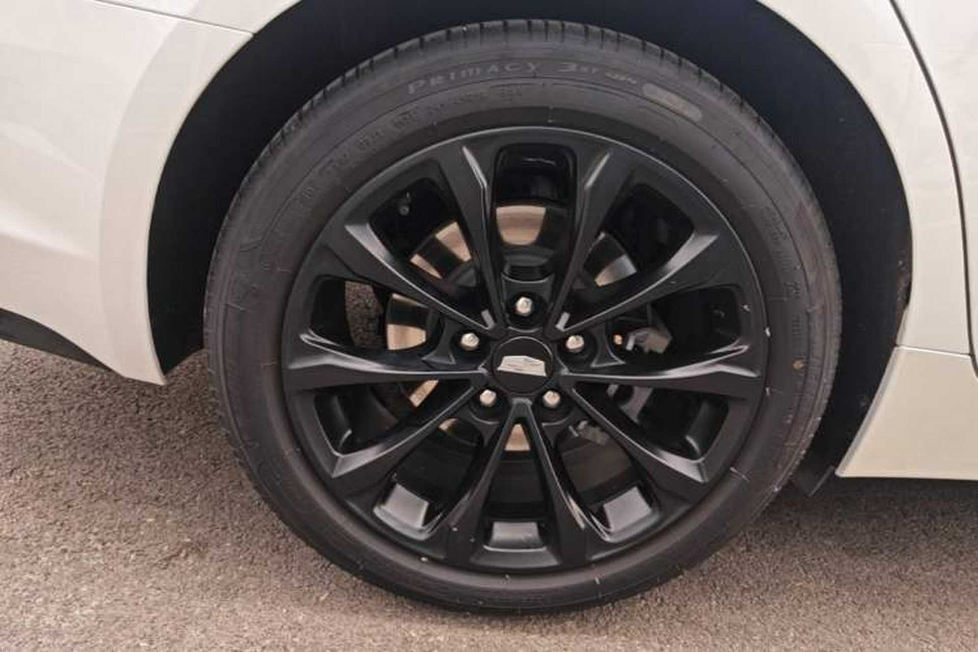 Used Cadillac CT5 2023 28T Luxury Edition (Standard Version) Right Rear Wheel Hub