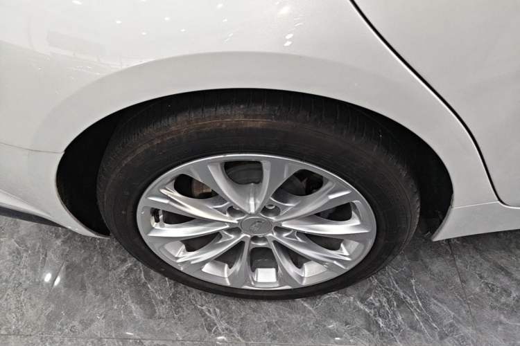Used Cadillac CT5 2023 28T Luxury Edition (Standard Version) Right Rear Wheel Hub