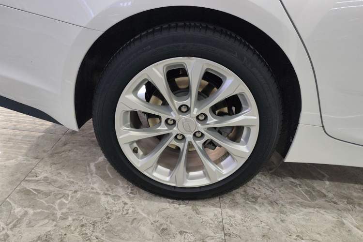 Used Cadillac CT5 2023 28T Luxury Edition (Standard Version) Right Rear Wheel Hub